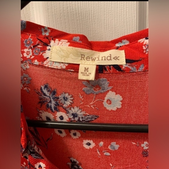 Red floral Rewind tie-up Blouse Sz Med NWOT - Picture 5 of 8